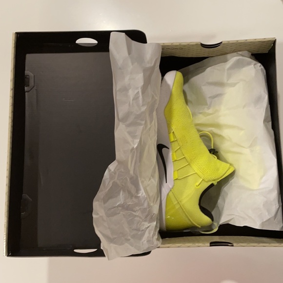 Kobe A.D. NXT HMD. Collection sneakers.